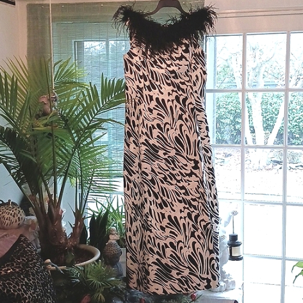 Day/Evening Gown Vintage Column Style Ostrich Feather Trim  Blk/Wht Print